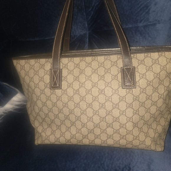 Gucci Beige and Dark Brown Signature Tote - Picture 4 of 14